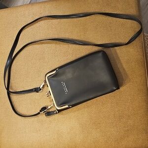 Carr Ken Black Leather Phone Wallet Crossbody Bag with‎ Gold Clasp
